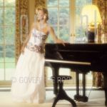 14-04-1989 Vanessa, Connie Breukhoven on location by order of Story Magazine.

[keywords]Posed, Full Length, Evening gown, Piano[/keywords]